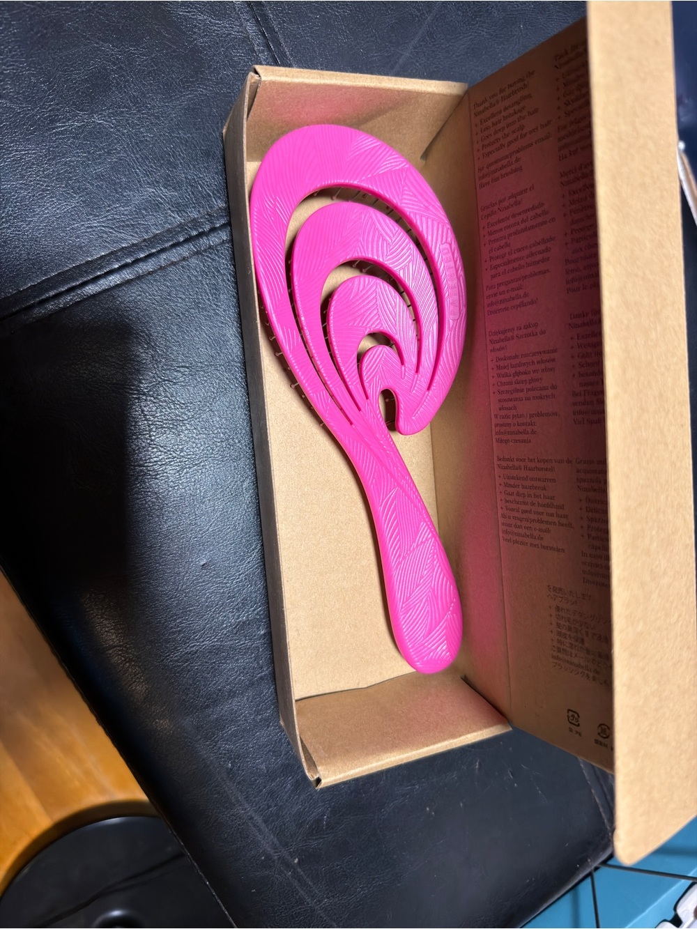 Ninebella Bright Pink Detangling Hairbrush